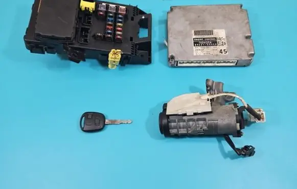 Toyota Avensis T220 Engine control unit/module ECU 89661-05450 IMPRK1425122