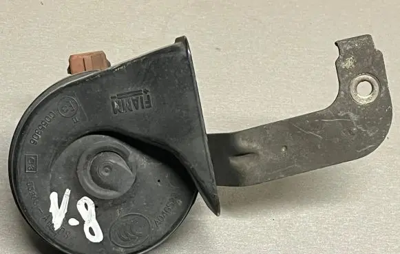 Volvo V50 Horn signal A06522