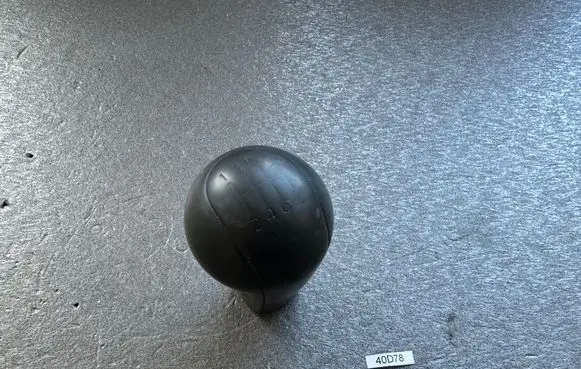 Nissan Navara Gear lever shifter trim leather/knob 32865EA202