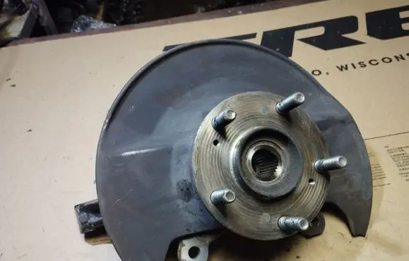 Honda FR-V Front wheel hub spindle knuckle