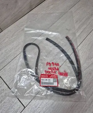 Honda HR-V Front door rubber seal 73213-3B4-H01