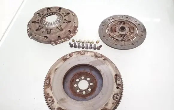 Nissan Almera Tino Clutch set kit 30100BN300