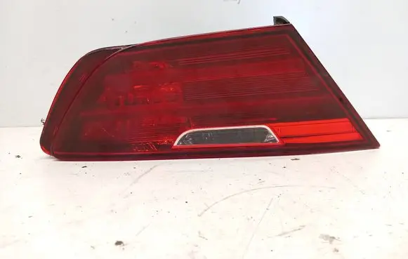 Tailgate rear/tail lights