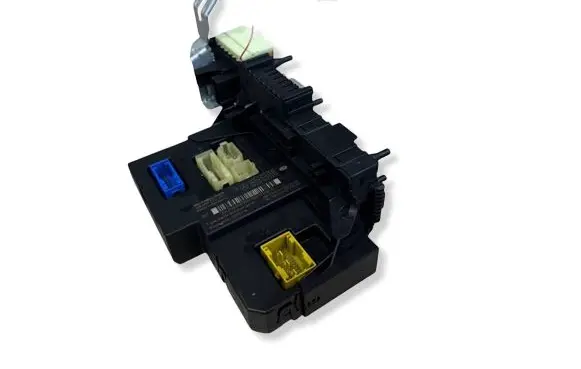 Mercedes-Benz C W204 Fuse module 2045453901 2044422400 2045456132