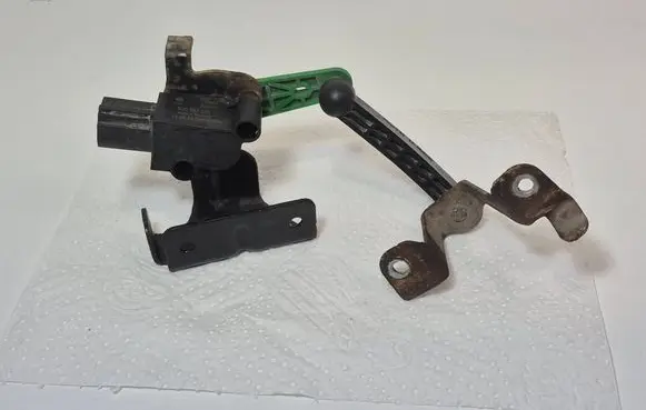 Skoda Octavia Mk3 (5E) Rear height level sensor lever 5Q0907503 304097