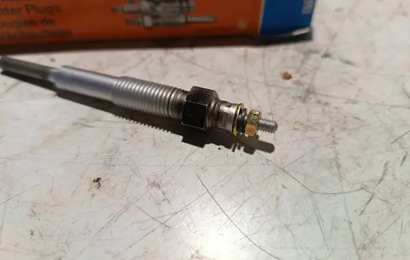 Toyota Corolla E100 Glow plug 0100226242