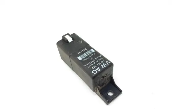 Volkswagen Caddy Glow plug pre-heat relay 038907281D 51299023A