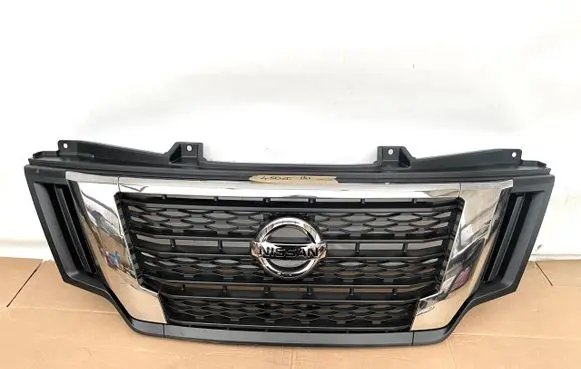 Nissan NV400 Front bumper upper radiator grill 623108169R