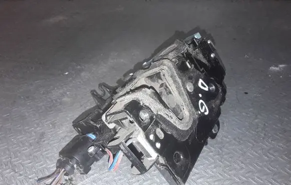 Skoda Roomster (5J) Rear door lock 5J7839016B