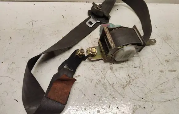 Subaru Impreza I Front seatbelt 0426036 B0055384 F89102T