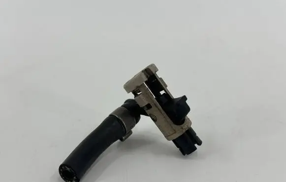 BMW X5 E70 Fuel return line/hose 7799869 13537799869 7799962
