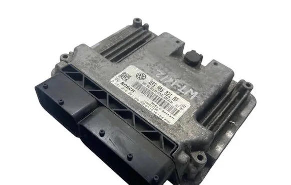 Volkswagen Touran I Engine control unit/module 03G906021MP 03G906021AN 0281014041