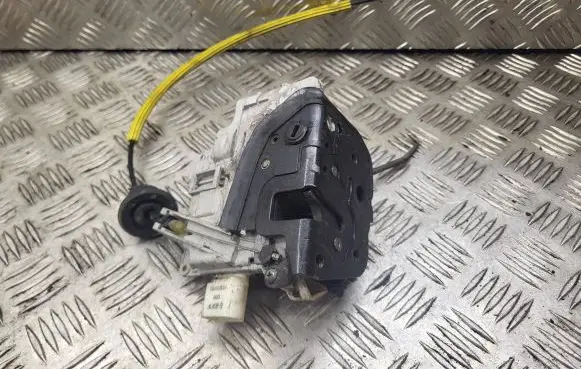 Audi A6 S6 C6 4F Rear door lock 4F0839016