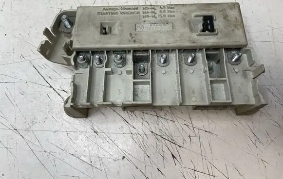 BMW 5 E39 Fuse module 8367252
