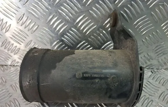 BMW 6 E63 E64 Air intake duct part 7798775