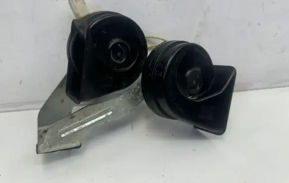 Peugeot 5008 II Horn signal 9815870780