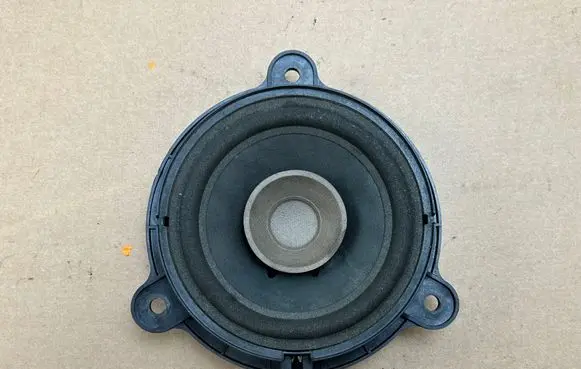 Renault Megane III Rear door speaker 