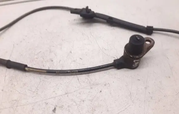 Toyota Avensis T250 ABS brake wheel speed sensor 8954202040