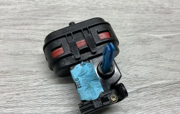 Mercedes-Benz SL R129 Heater blower fan relay A0018001075 9062600592