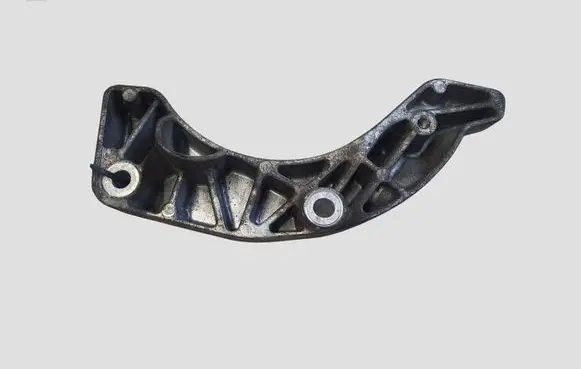 Volvo V40 A/C compressor mount bracket 31401869
