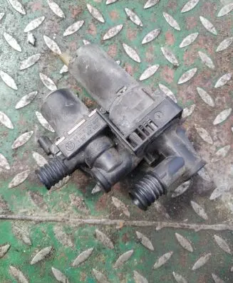 BMW 3 E46 Coolant heater control valve 8369807