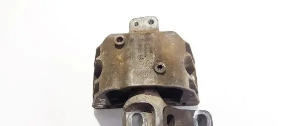 Engine mount bracket