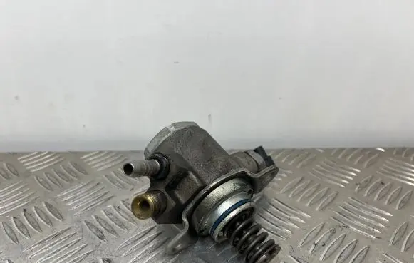 Audi A6 S6 C7 4G Fuel injection high pressure pump 07L127026Q