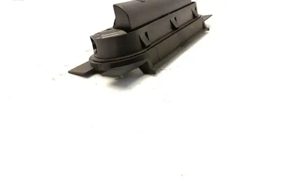 BMW 3 E30 Quarter panel pressure vent 1922739 64221922739