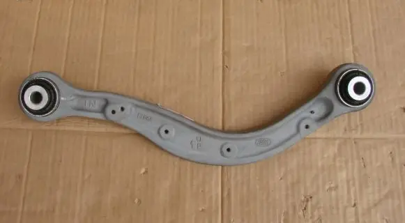 Land Rover Discovery 5 Rear control arm CPLA5500BC
