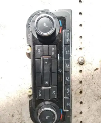 Volkswagen Golf VI Climate control unit 5K0907044BD 5HB00974631