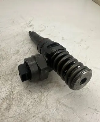 Volkswagen Sharan Fuel injector 038130073AC