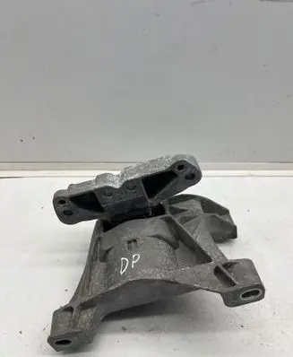 Peugeot 308 Engine mount bracket 4A103720
