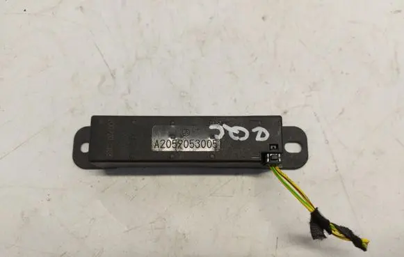 Mercedes-Benz EQC Aerial antenna amplifier A2059053005JLK01