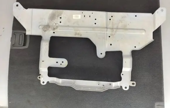 Volvo XC90 Hybrid/electric vehicle battery bracket 32223045