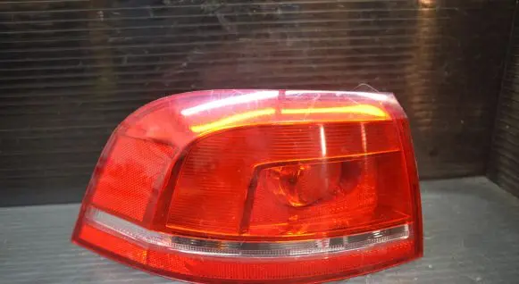 Volkswagen PASSAT B7 Rear/tail lights 3AF945095C