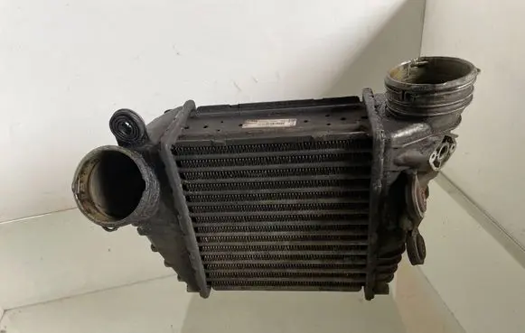 Audi A3 S3 8L Intercooler radiator 1J0145803E 862497V TIA1217