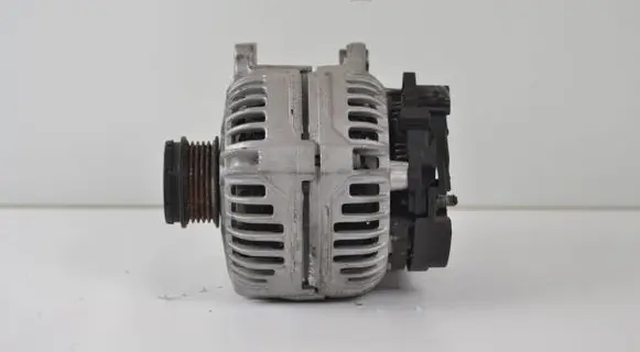 Volkswagen PASSAT B5 Generator/alternator 028903028E 0124515010