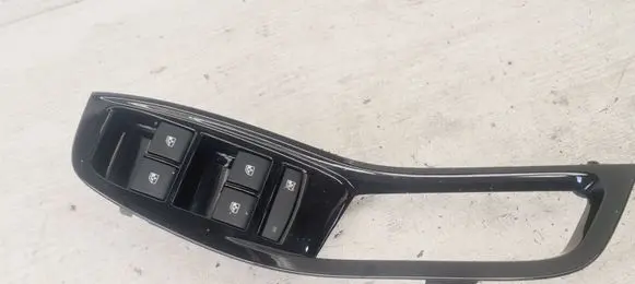 Chevrolet Orlando Electric window control switch 13310205 251897