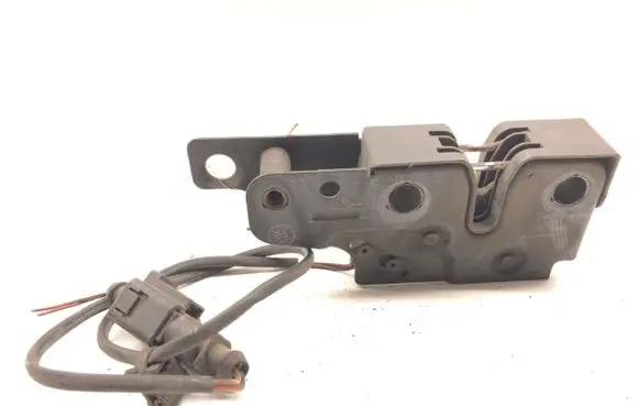 Engine bonnet/hood lock/catch