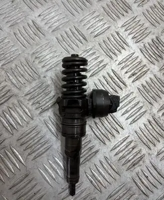 Skoda Octavia Mk2 (1Z) Fuel injector 038130073AG