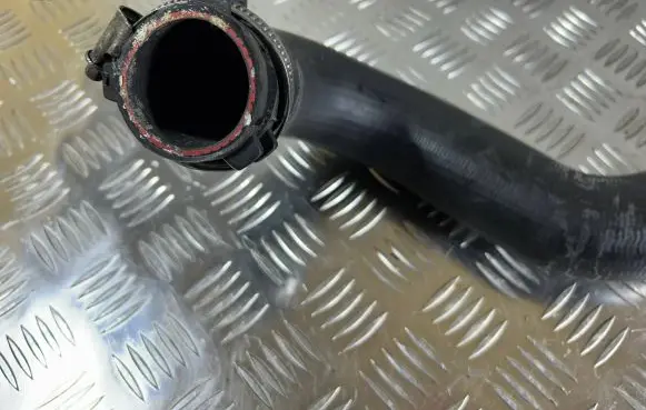 Audi Q7 4L Intercooler hose/pipe 7L6145737B