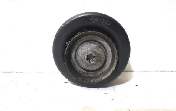 Hyundai i40 Belt tensioner pulley 