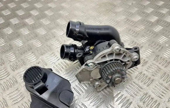Audi Q5 SQ5 8R Water pump 5790895FE 06H109121G