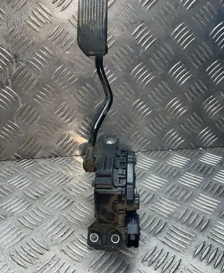 Nissan Almera Tino Accelerator throttle pedal 18002AU410 6PV00862001