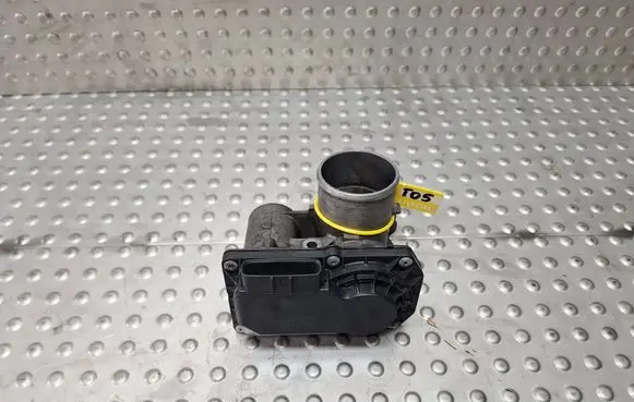 Toyota Auris E180 Throttle body valve 26100-0N030