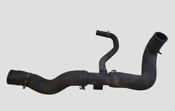 Nissan Qashqai+2 Engine coolant pipe/hose