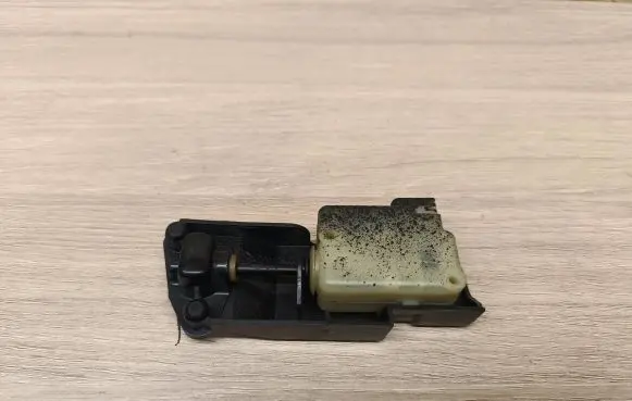 Fuel tank cap lock motor