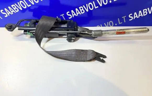 Volvo V70 Front seatbelt 8665872