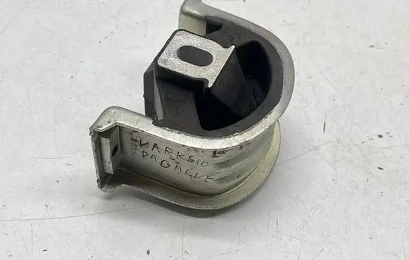Volkswagen Transporter - Caravelle T5 Engine mount bracket 7H0199848D