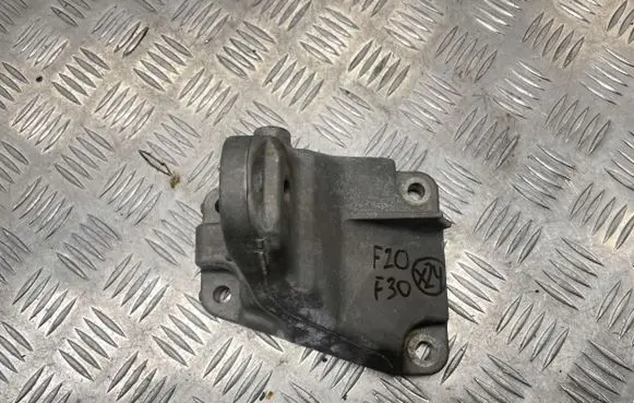 BMW 1 F20 F21 Engine mount bracket 6869618